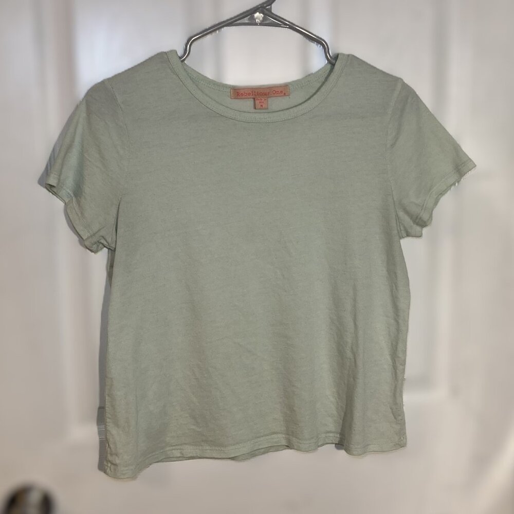 ⭐️ 3/$13 Rebellious One Mint Green Crop Top Shirt - Size Medium